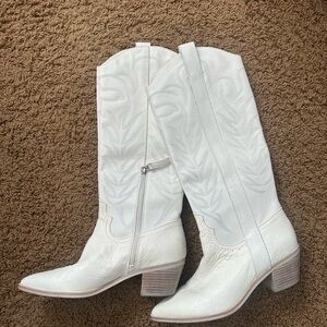 White Western-Style Women's Boots